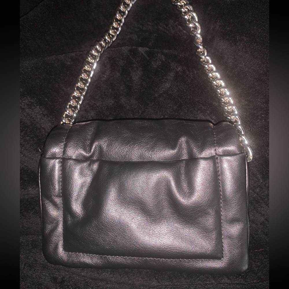 MARC JACOBS MINI PILLOW BAG
🚨REMOVING SOON🚨 - Picture 4 of 6